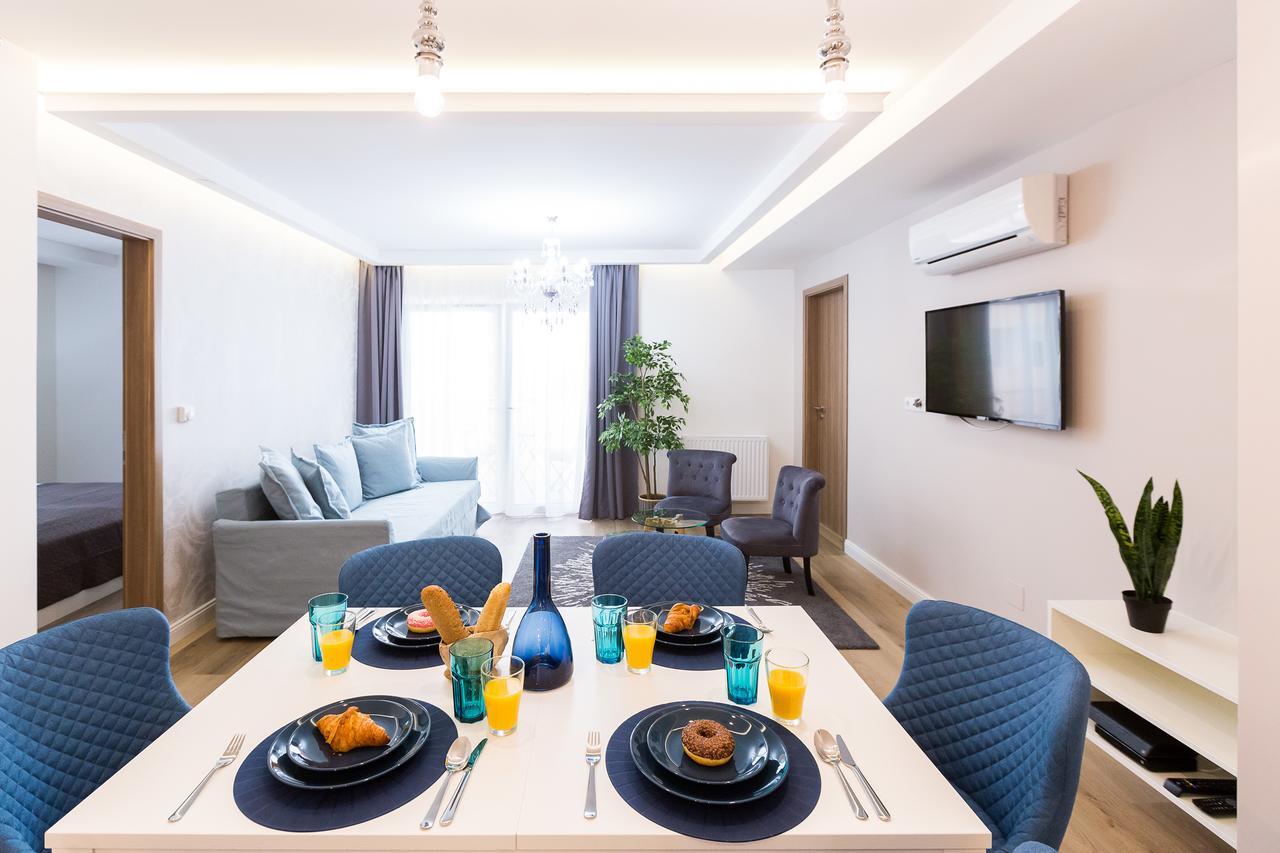 Two-Bedroom Apartment Balcony,644327802:JPEG